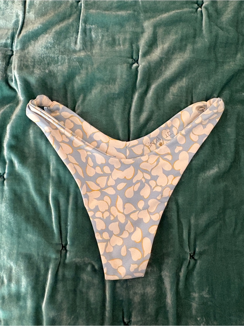 SKATIE Suzanne Bottom size small